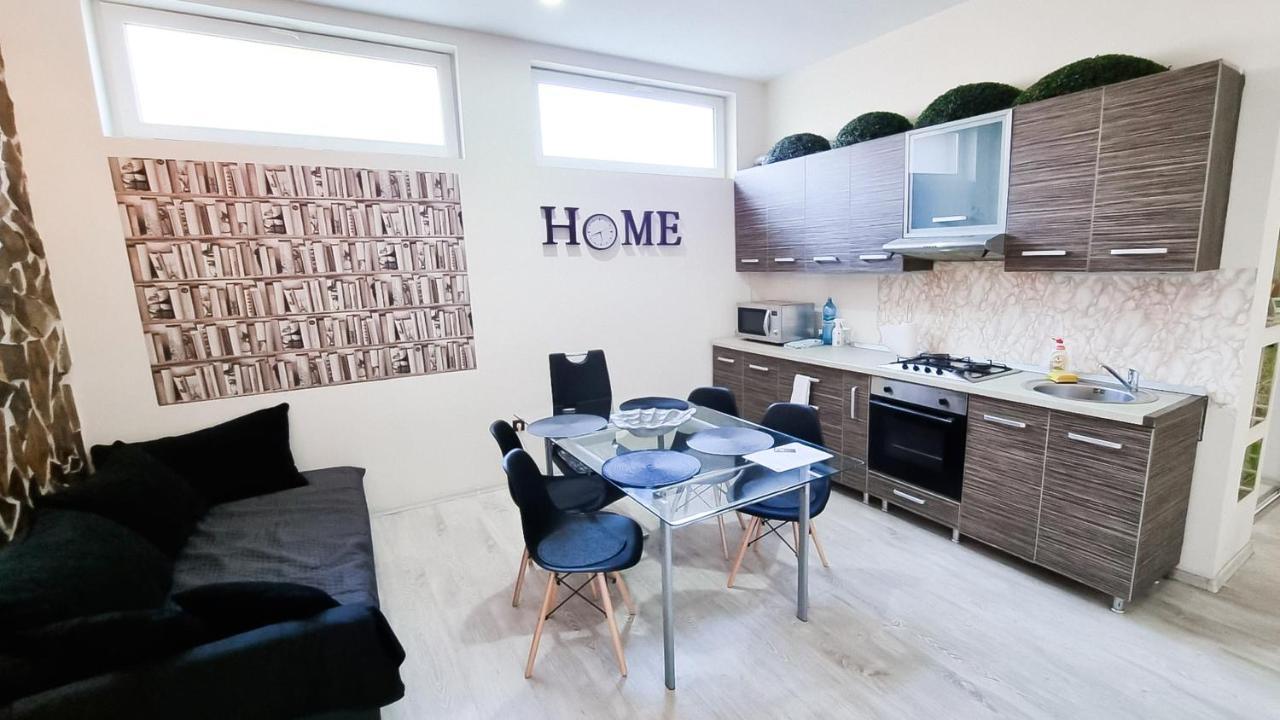 Simi Central Apartment Oradea Exteriör bild